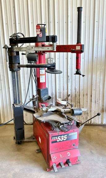 Hunter TCX535 Tire Changer image
