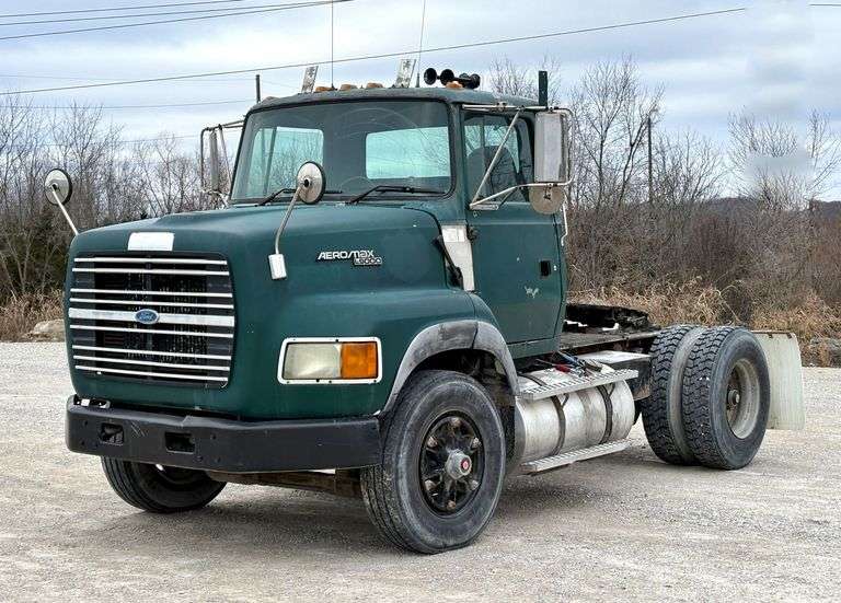 1995 Ford AeroMax L-9000 Semi Truck image