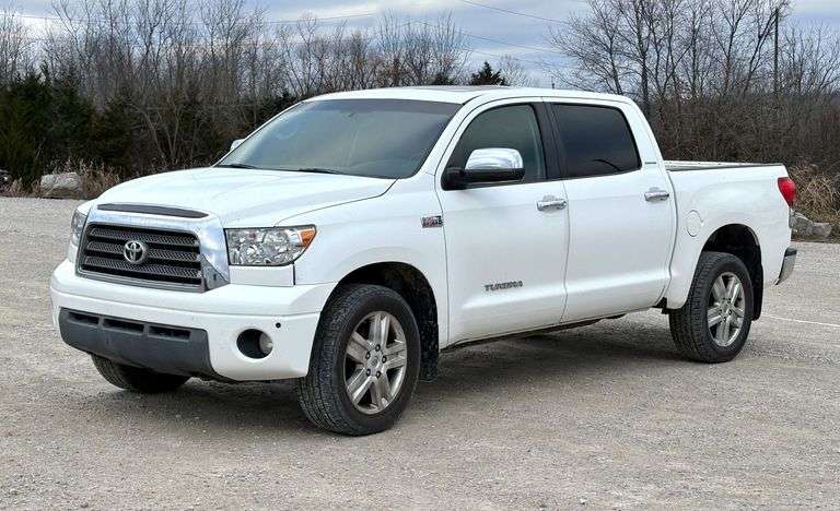 2008 Toyota Tundra 4x4 Pick-Up Truck image