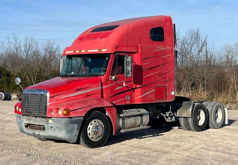 2005 Freightliner CST120 Semi Truck image