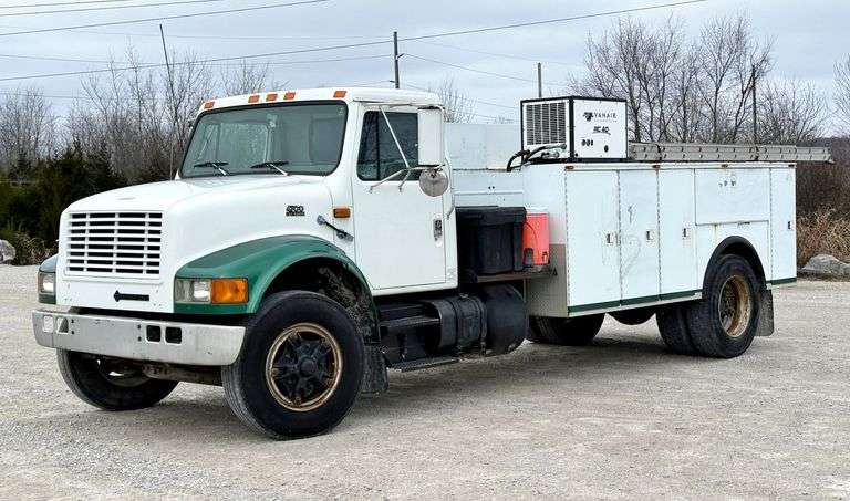 1997 International 4700 Service Truck image