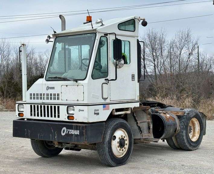 1999? Ottawa Commando 30 Yard Spotter Truck image