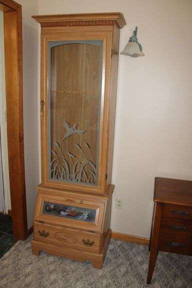 Gun cabinet, 8 gun with storage in bottom