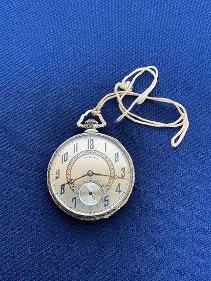 Illinois Watch Co. ladies pocket watch image