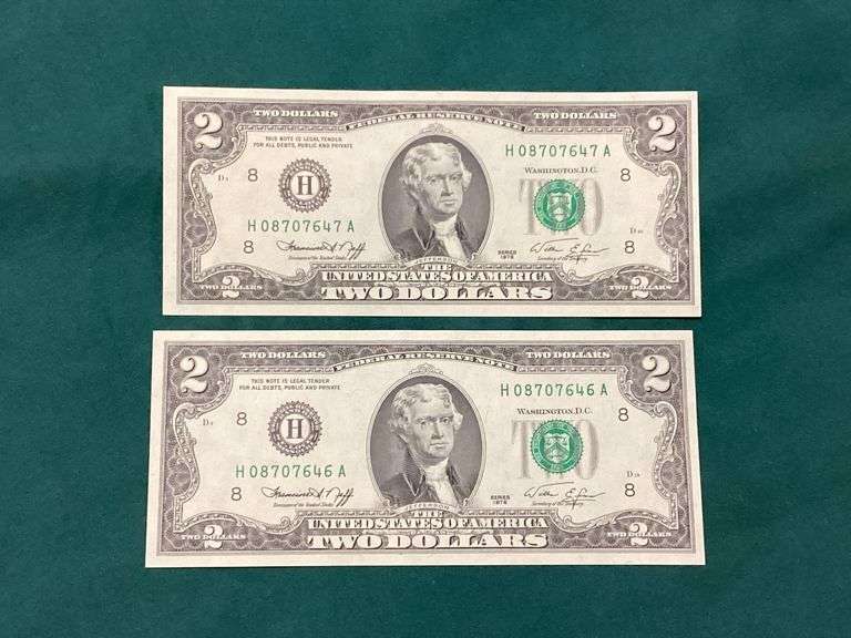 Two consecutive 1976 $2 Federal reserve notes, Crisp Unc image