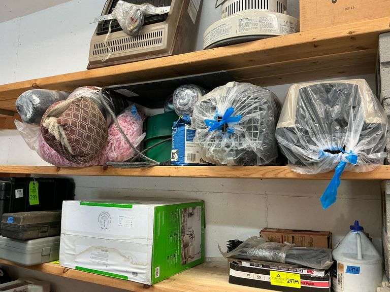 Pet accessories image