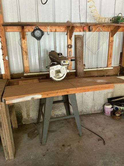 Dewalt 770 10" Deluxe Powershop radial arm saw image