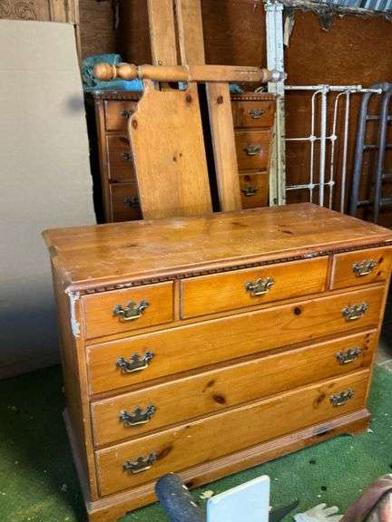 Lammerts bedroom set, bed 58" W full size frame, dresser with mirror image