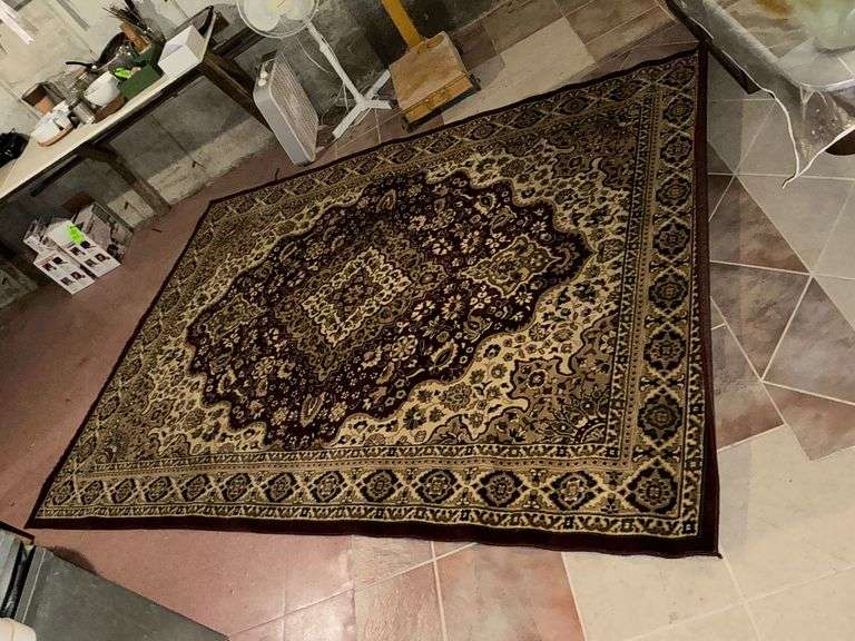 Area rug 92" x 130" image