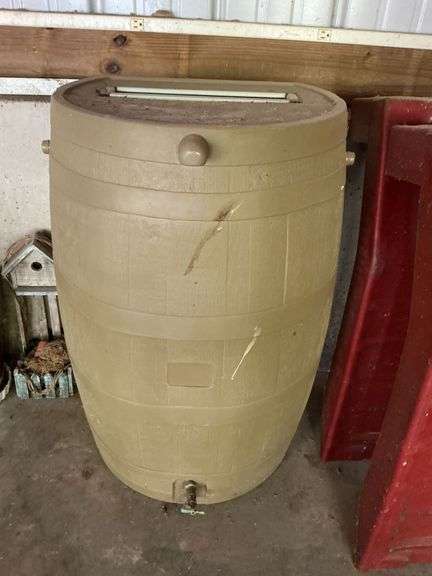 Plastic rain barrel image