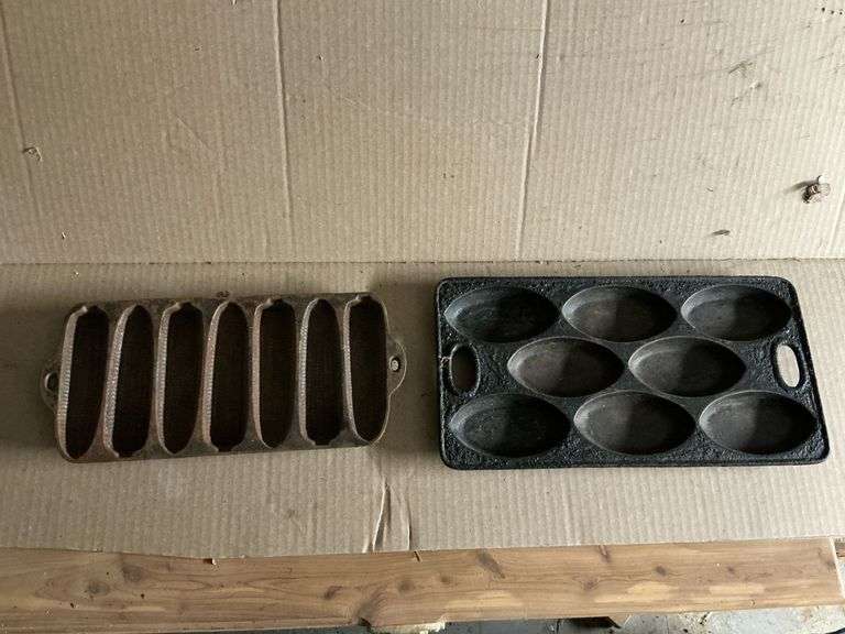 Cast iron cornbread pan and gem pan image