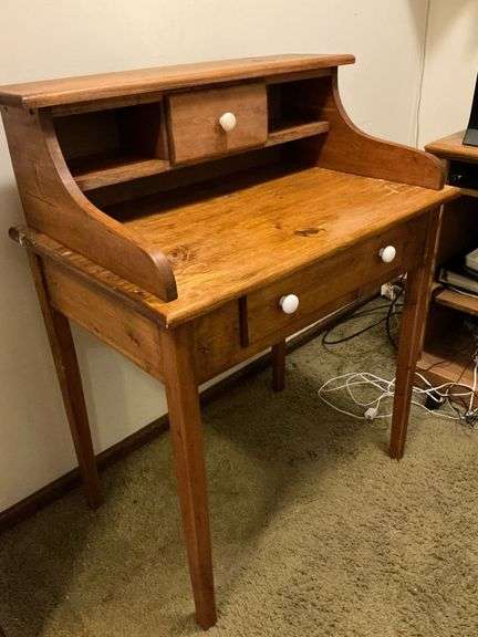Single drawer desk, two-piece image