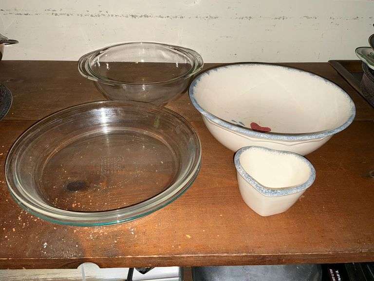 Pyrex dish, Pyrex pie plates image