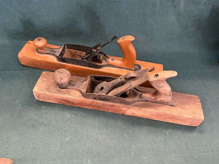 Pair of wooden body planes, one missing knife image