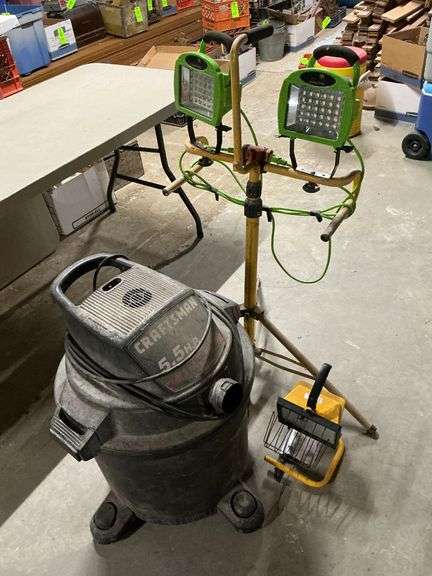 Craftsman 15-gallon wet dry vacuum image