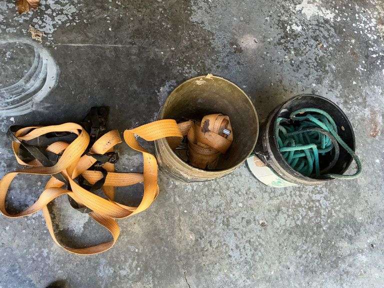 Assortment of rope and tie downs image