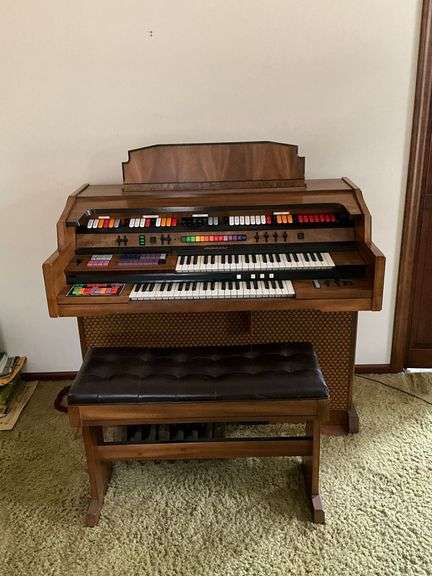 Kimball Sensation organ Model M300, SN 345833 image