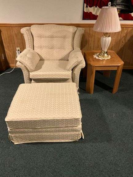 Upholstered armchair (Broken leg) with ottoman image