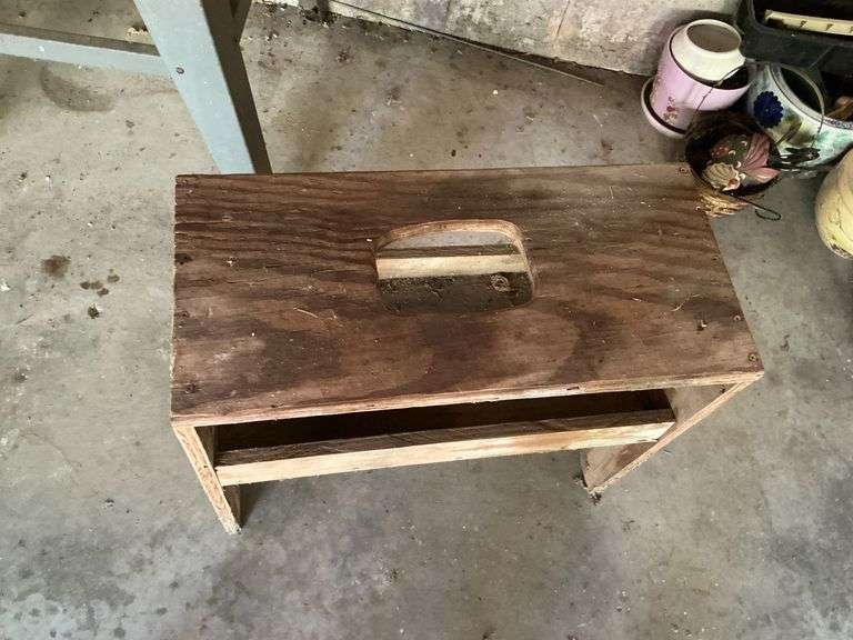 Adjustable height roller stand image