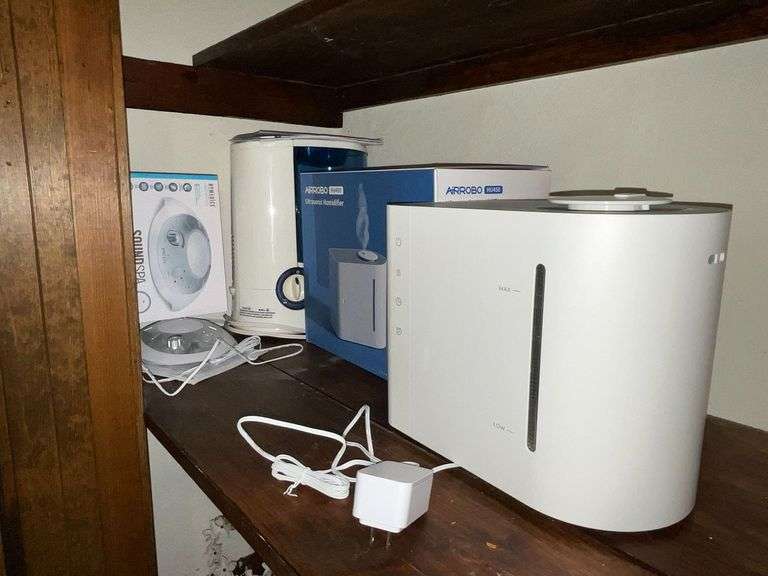 Pair of humidifiers, Airobo & Vicks image