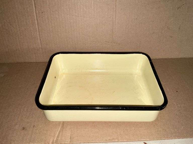 Enamel pan 8" x 11" x 3" T. image