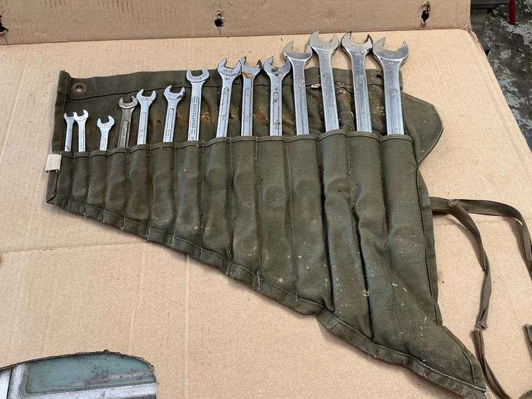 Combination wrenches image