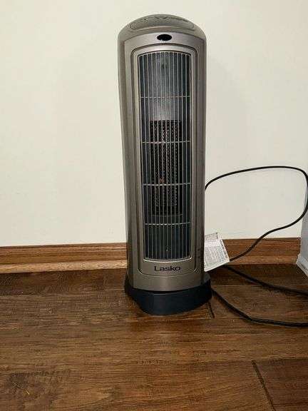 Lasko Movable Air Heater Model 755320 image
