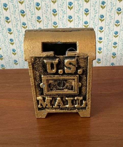 Cast iron US Mail bank image