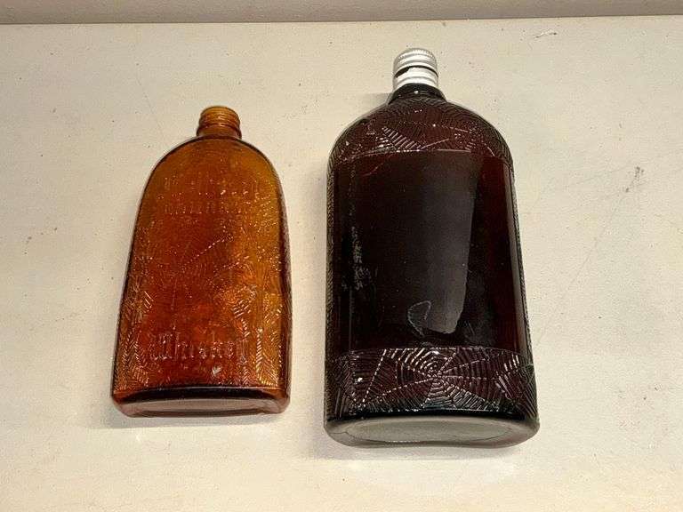 Mellwood Bourbon pre-prohibition bottles image