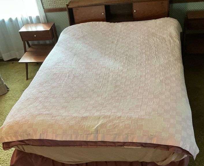 Patchwork quilt, hand stitched image