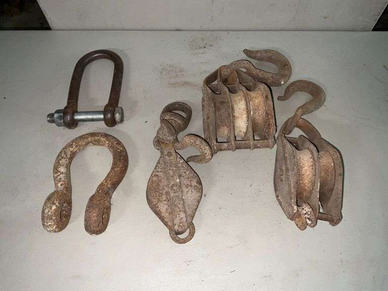 Metal block and tackles image