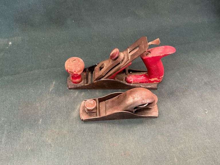 Dunlap 9" L and other wood planes. image