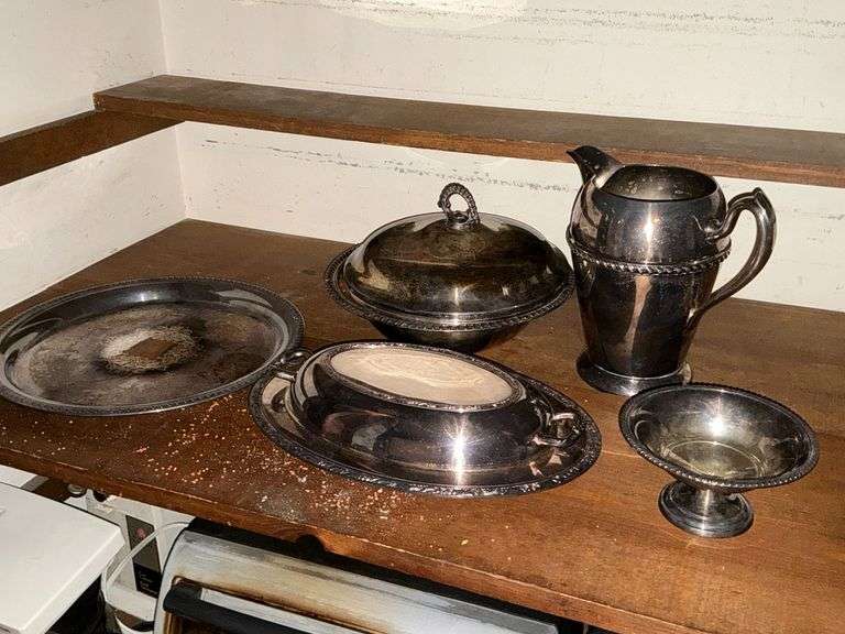 Silverplated water pitcher, casserole dish, tray, serving tray, compote, etc. image