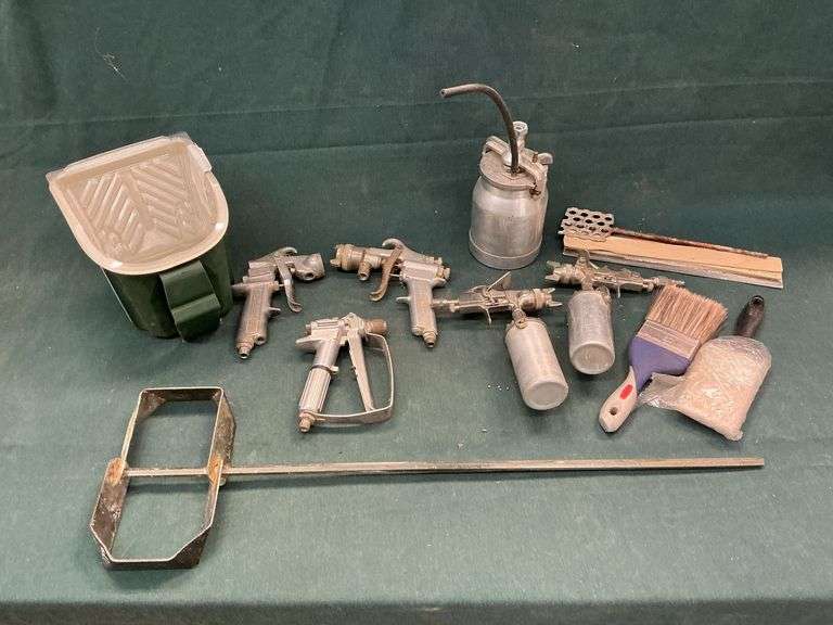 Air paint guns and accessories image