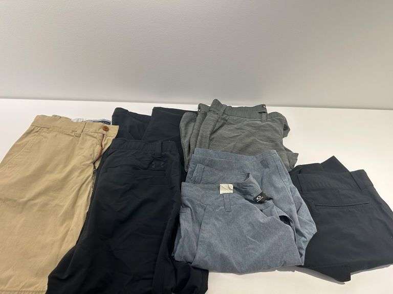 Oakley, Hurley & Tommy Hilfiger Shorts sizes 32 & 34 image