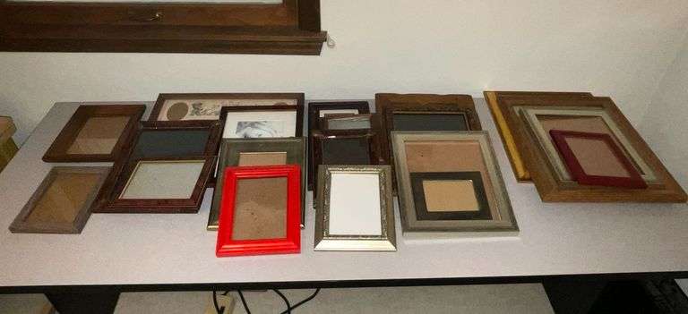 Picture frames up to 21" x 17" image