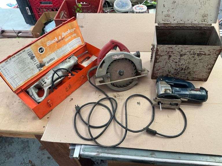 Milwaukee 8 1/4" circular saw, needs cord image