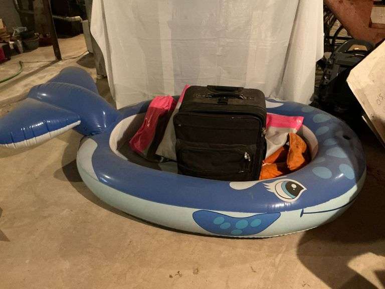 Inflatable whale baby swimming pool image