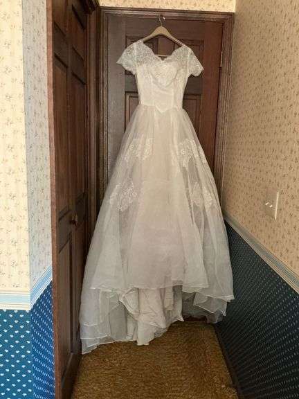 Vintage wedding dress image