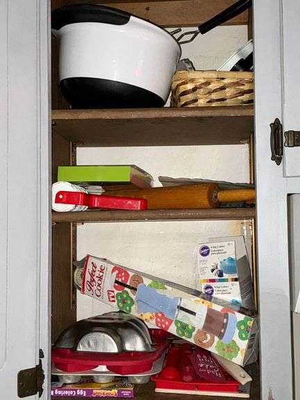 Baking supplies image