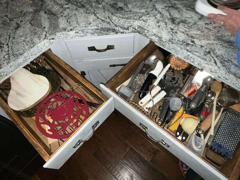 Kitchen utensils image