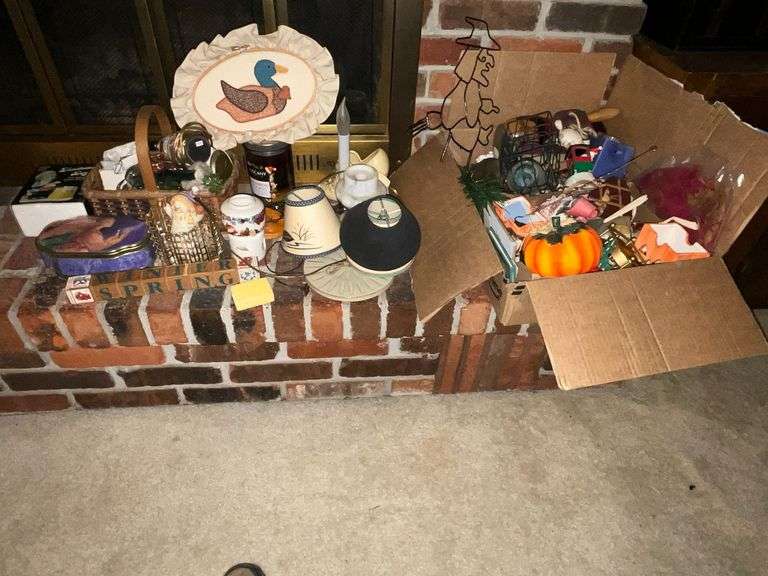 Candle holders, simmer pots, candle stick lamp, figurines image