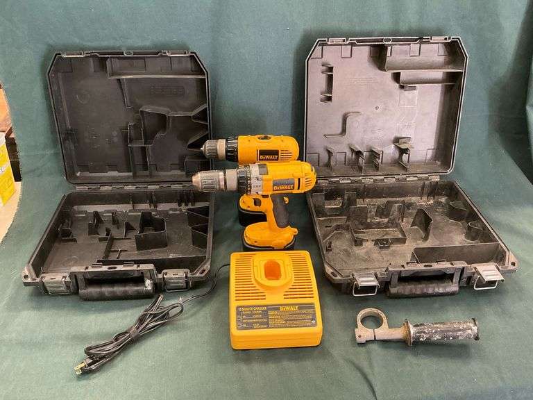 DeWalt DW983 1/2" 14.4 cordless hammer drill image