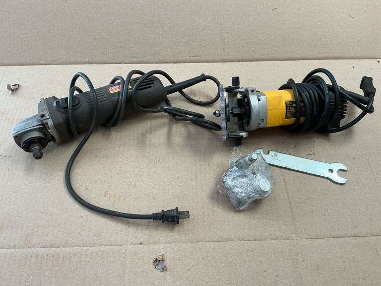 DeWalt router Model DW671 image