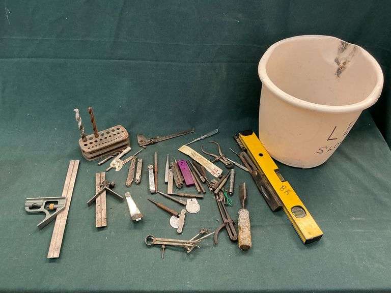 Combination squares, drill bits, levels, feeler gauges, etc. image