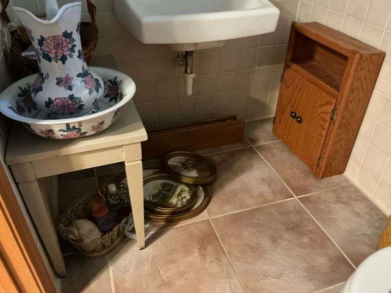 Contents of basement bathroom image