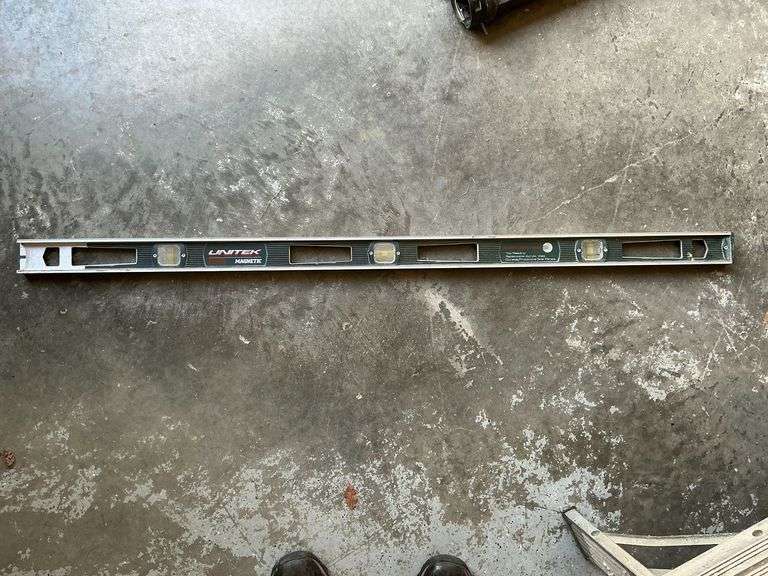 Unitek 48" aluminum frame magnetic level image
