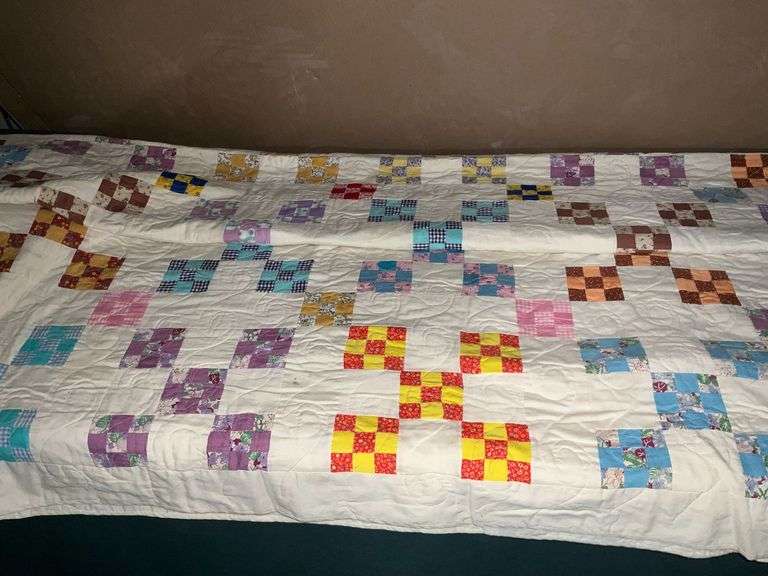 Vintage machine quilted 9-patch quilt image