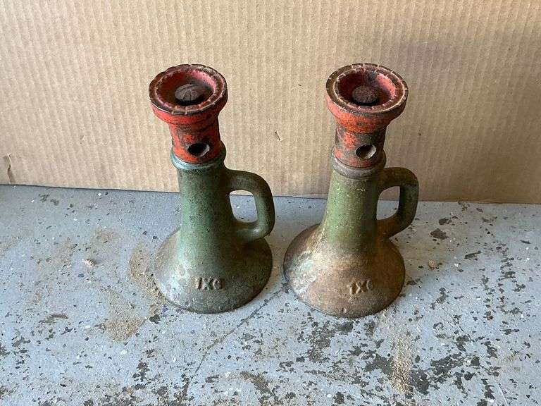 2 house jacks, up to 9" T image