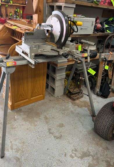Dewalt 12" compound miter saw image